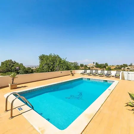 فيلة Sleeps 6 Air Con Wifi