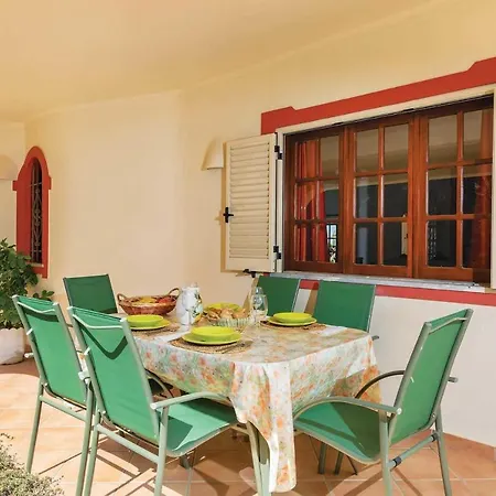 Sleeps 6 Air Con Wifi