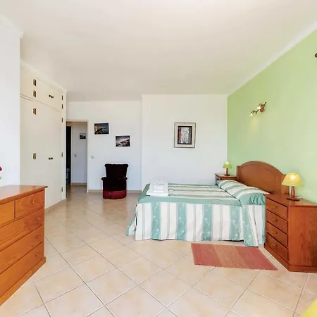 Sleeps 6 Air Con Wifi *